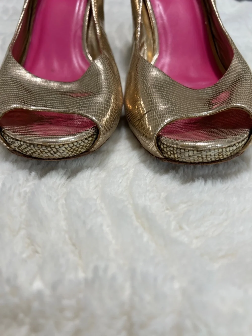 Lilly Pulitzer Gold Peep Toe Wedge Heels Size 8.5 Metallic Snakeskin